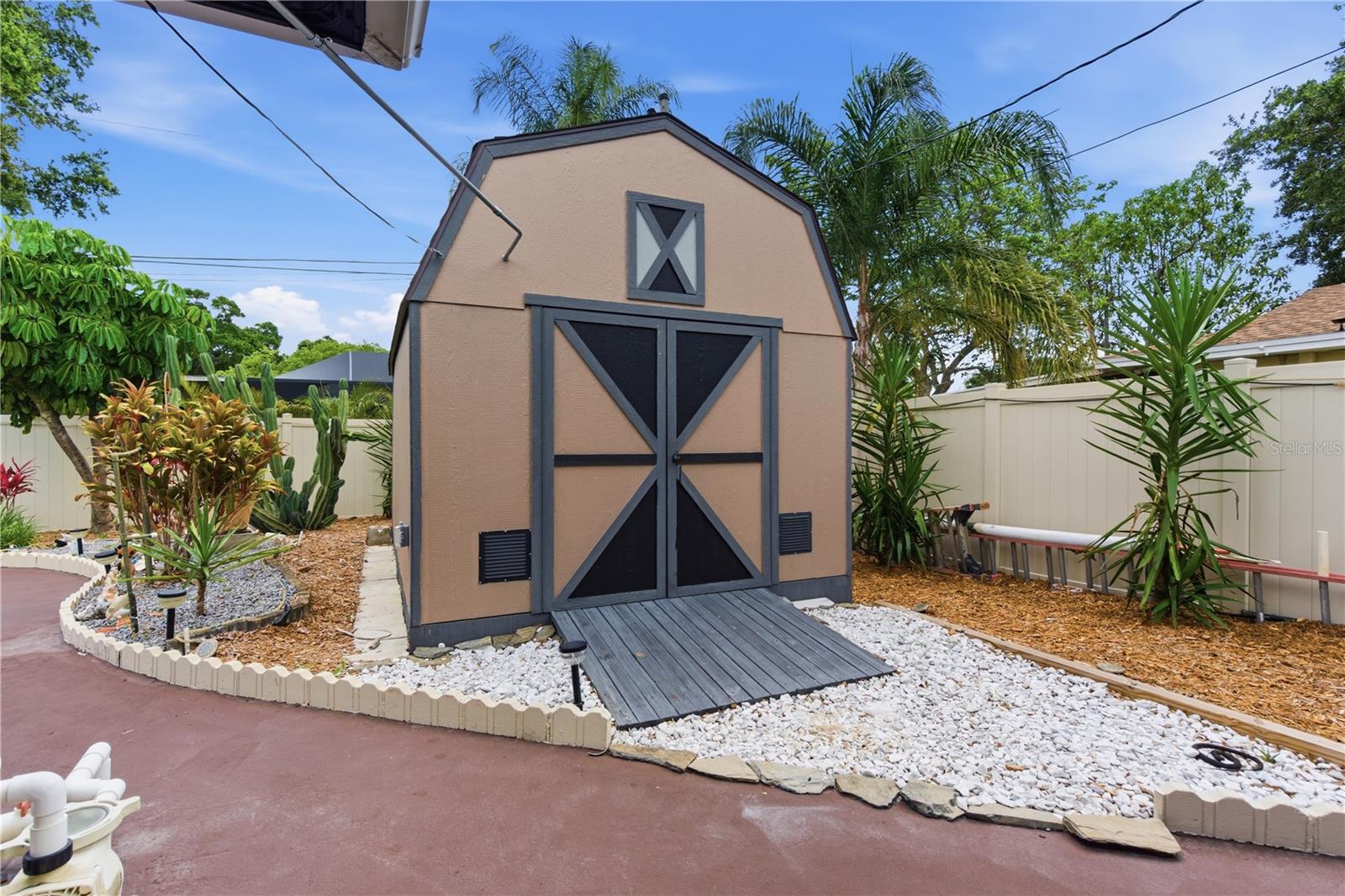 1429 SAN CHARLES DR