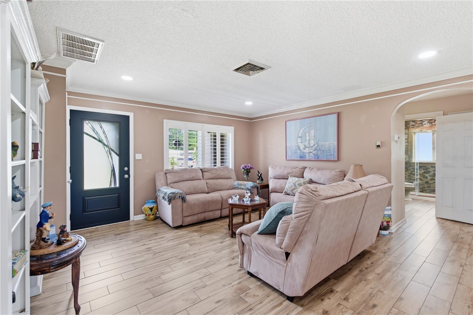 1429 SAN CHARLES DR