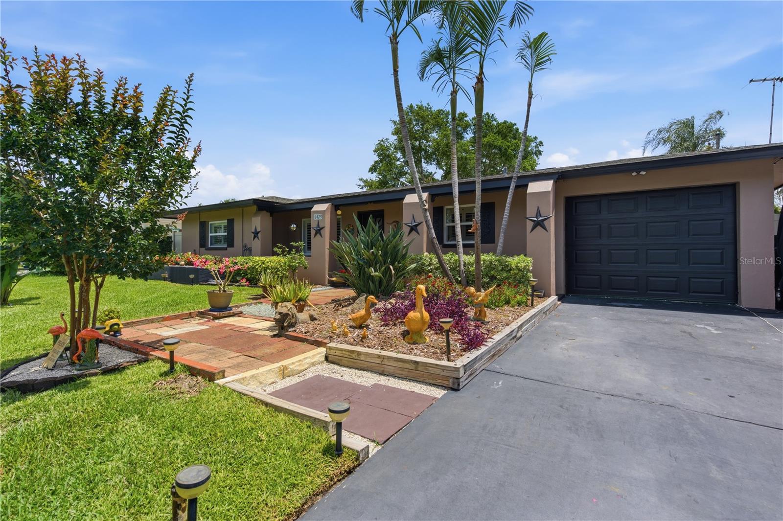 1429 SAN CHARLES DR