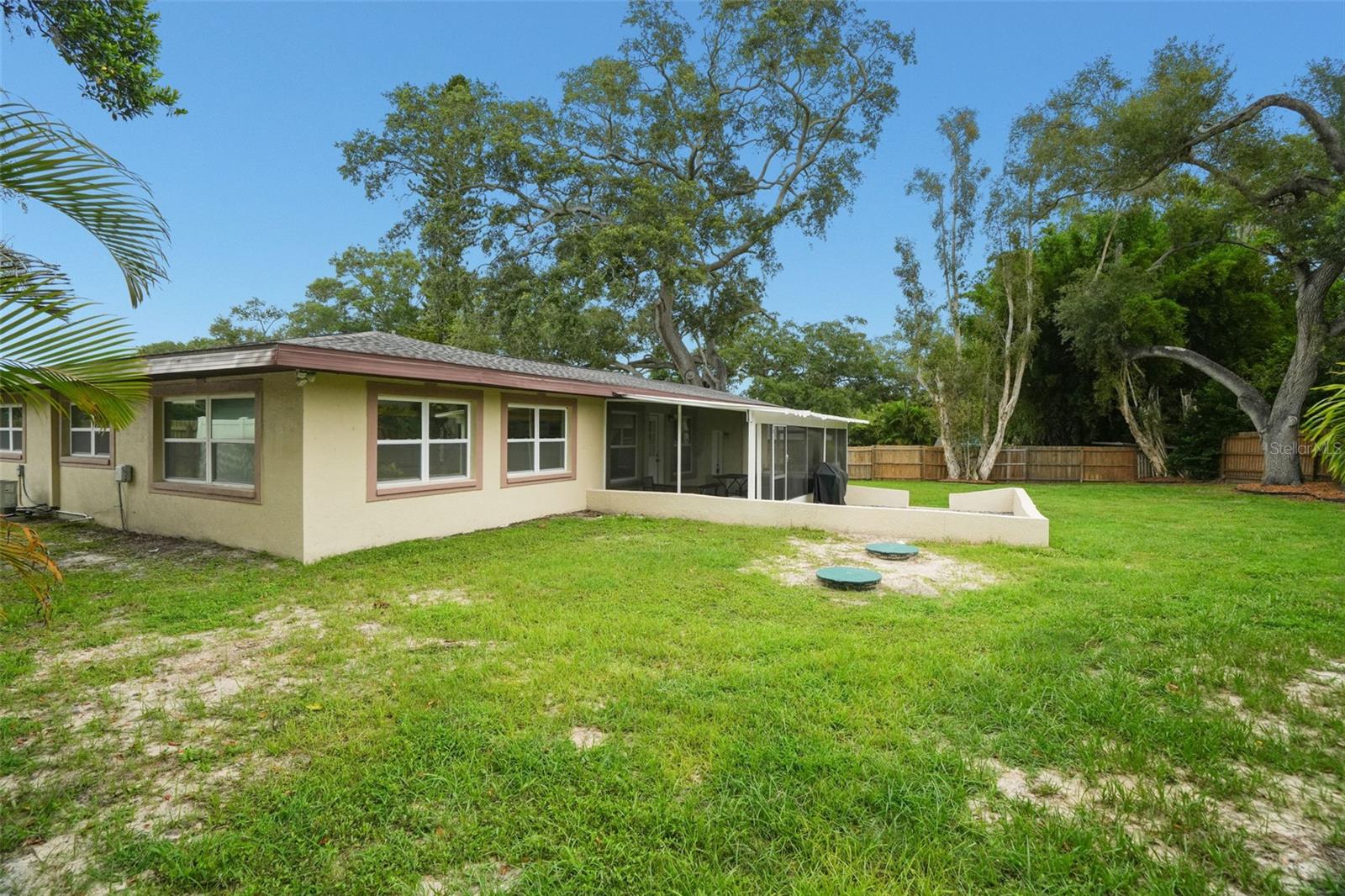 2347 DORA DR