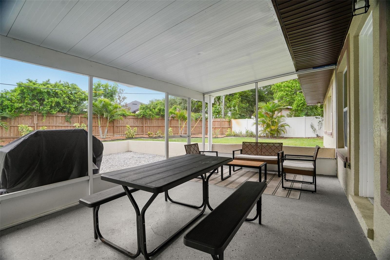 2347 DORA DR