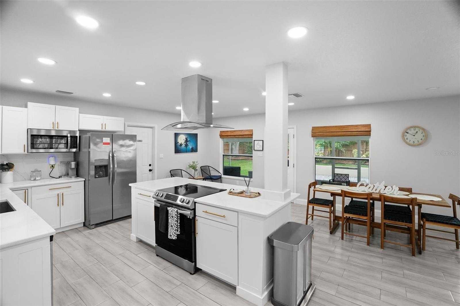 2347 DORA DR