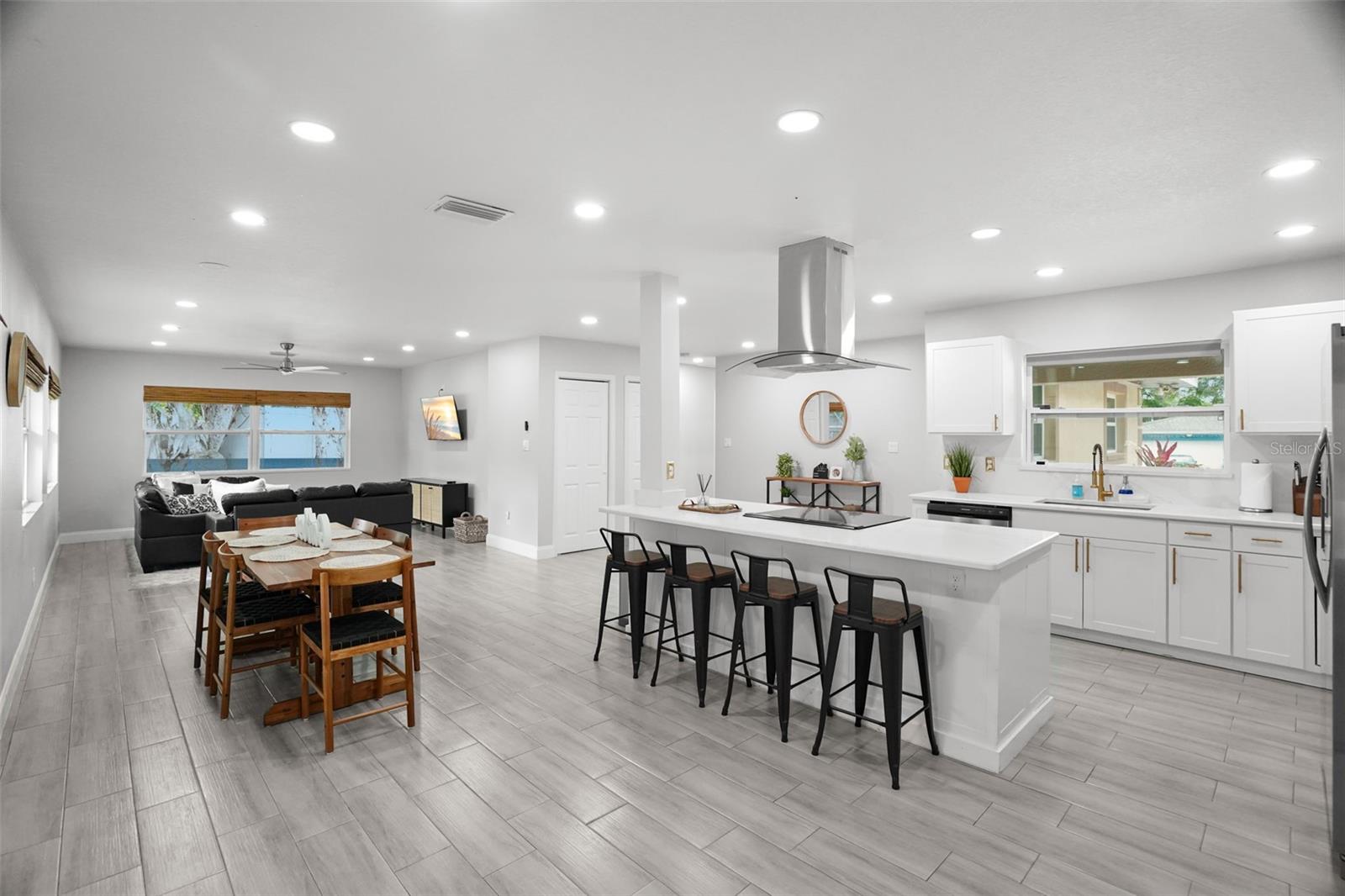 2347 DORA DR