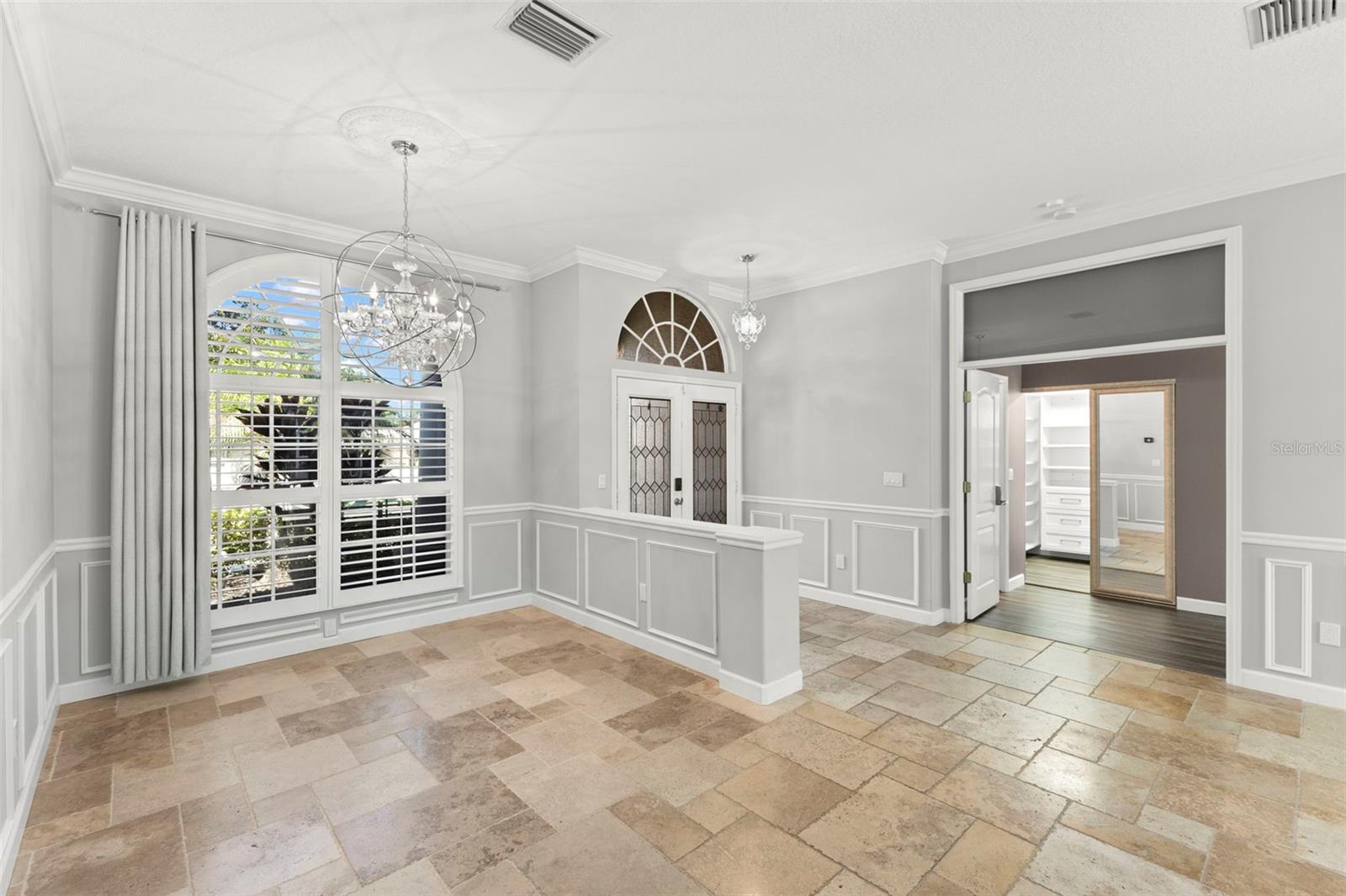 695 SALT LAKE DR