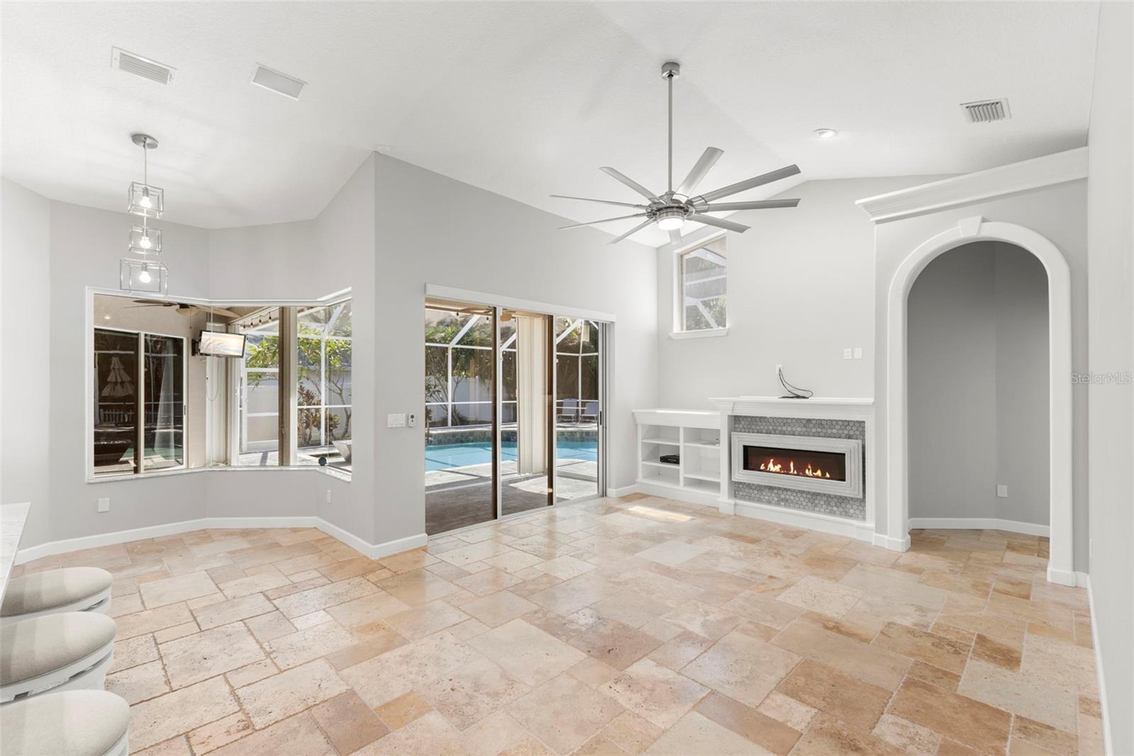 695 SALT LAKE DR