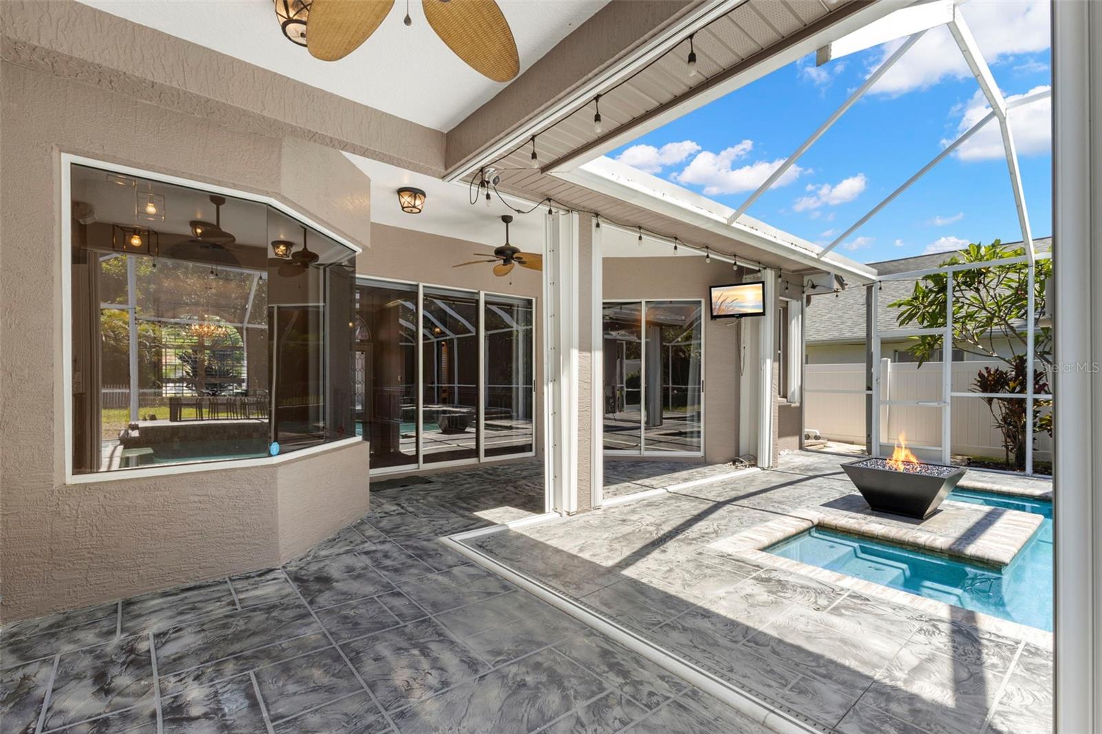 695 SALT LAKE DR