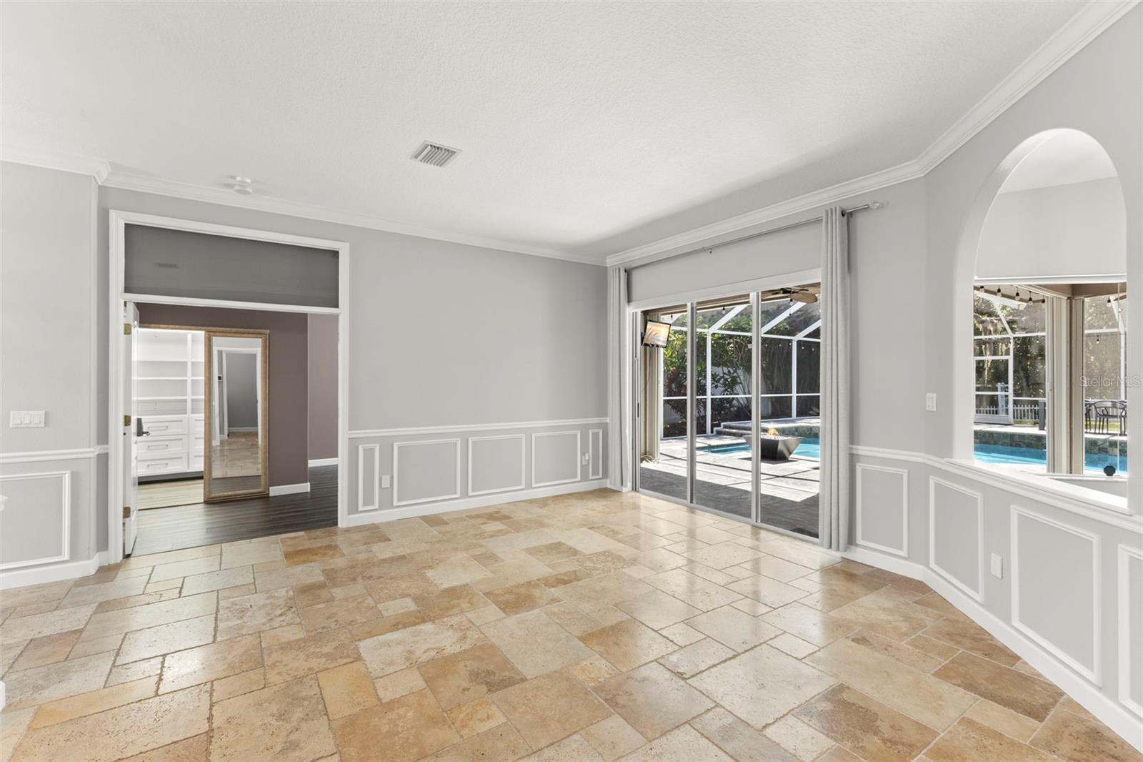 695 SALT LAKE DR