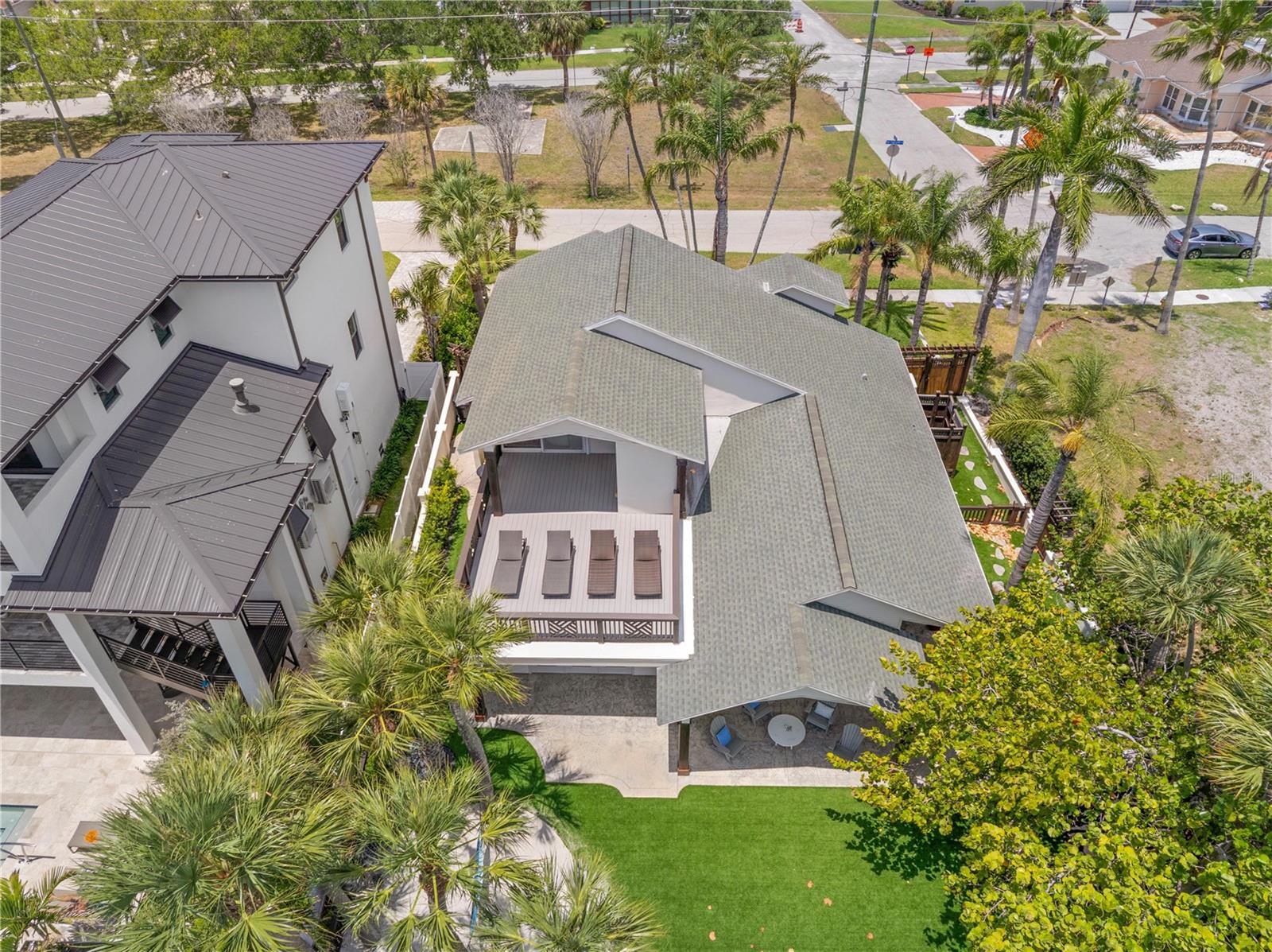 819 BAY ESPLANADE