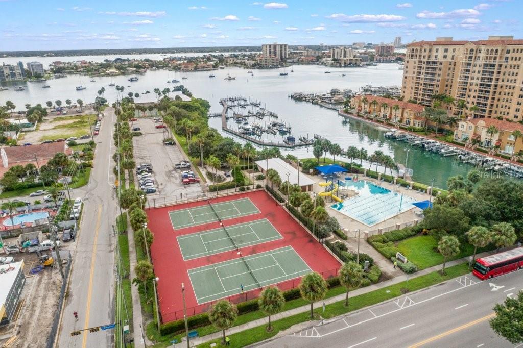 819 BAY ESPLANADE