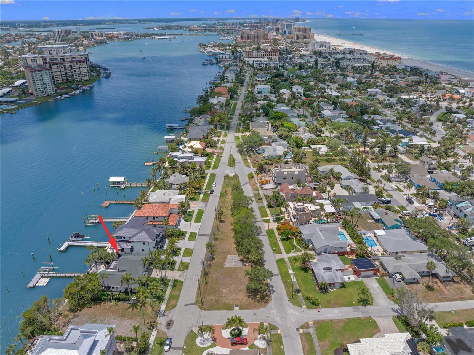 819 BAY ESPLANADE