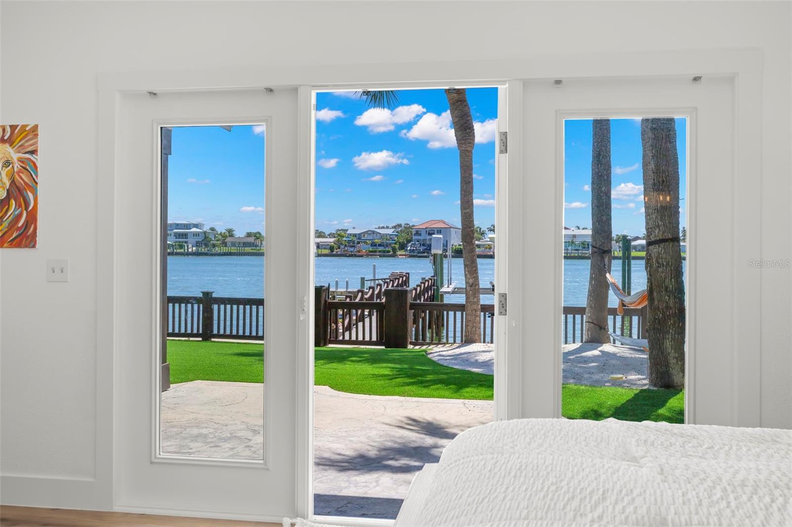 819 BAY ESPLANADE