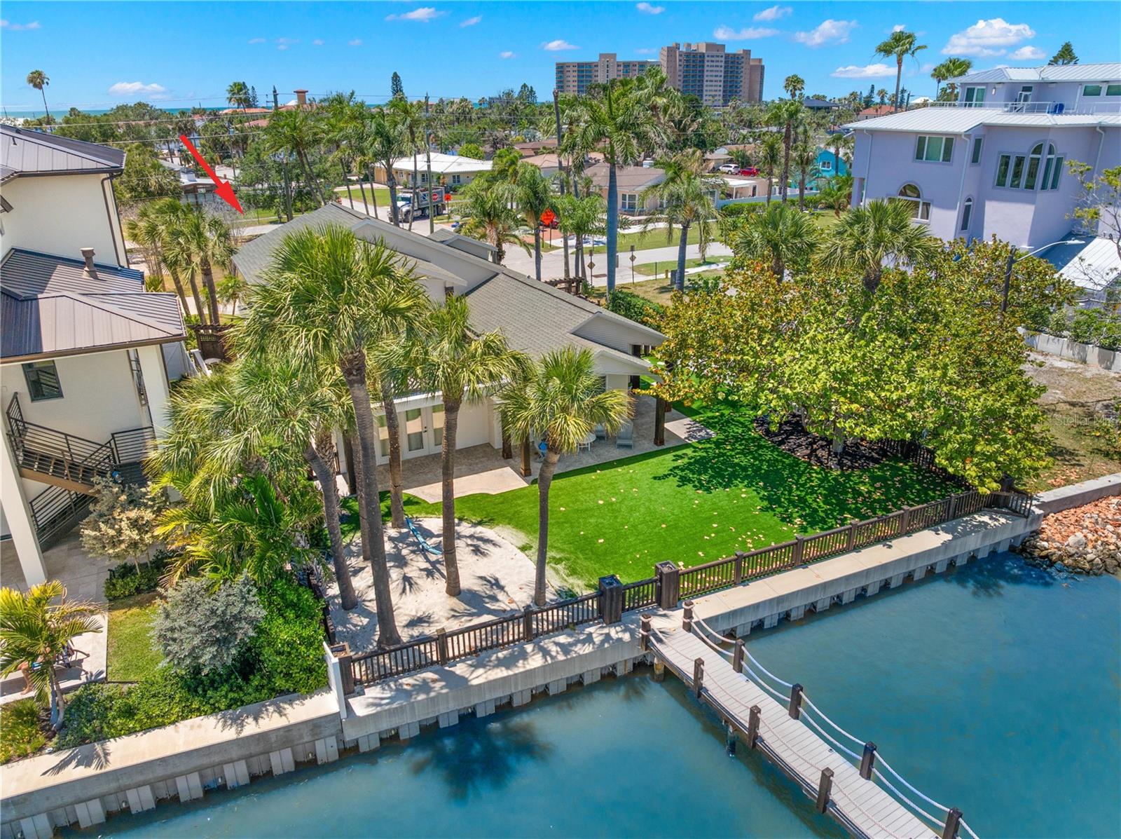 819 BAY ESPLANADE