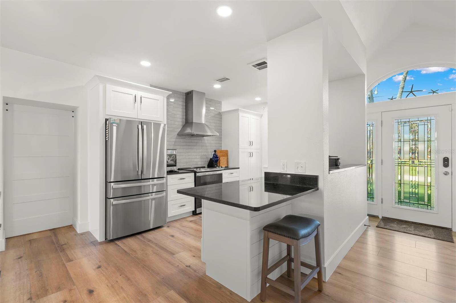 819 BAY ESPLANADE