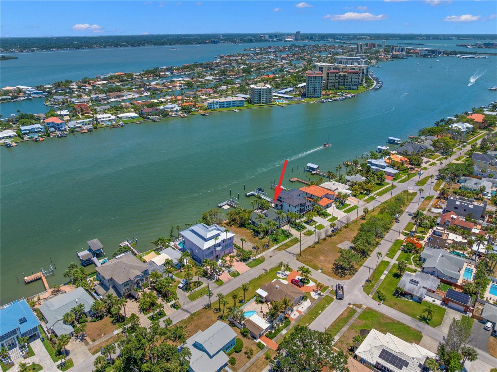 819 BAY ESPLANADE