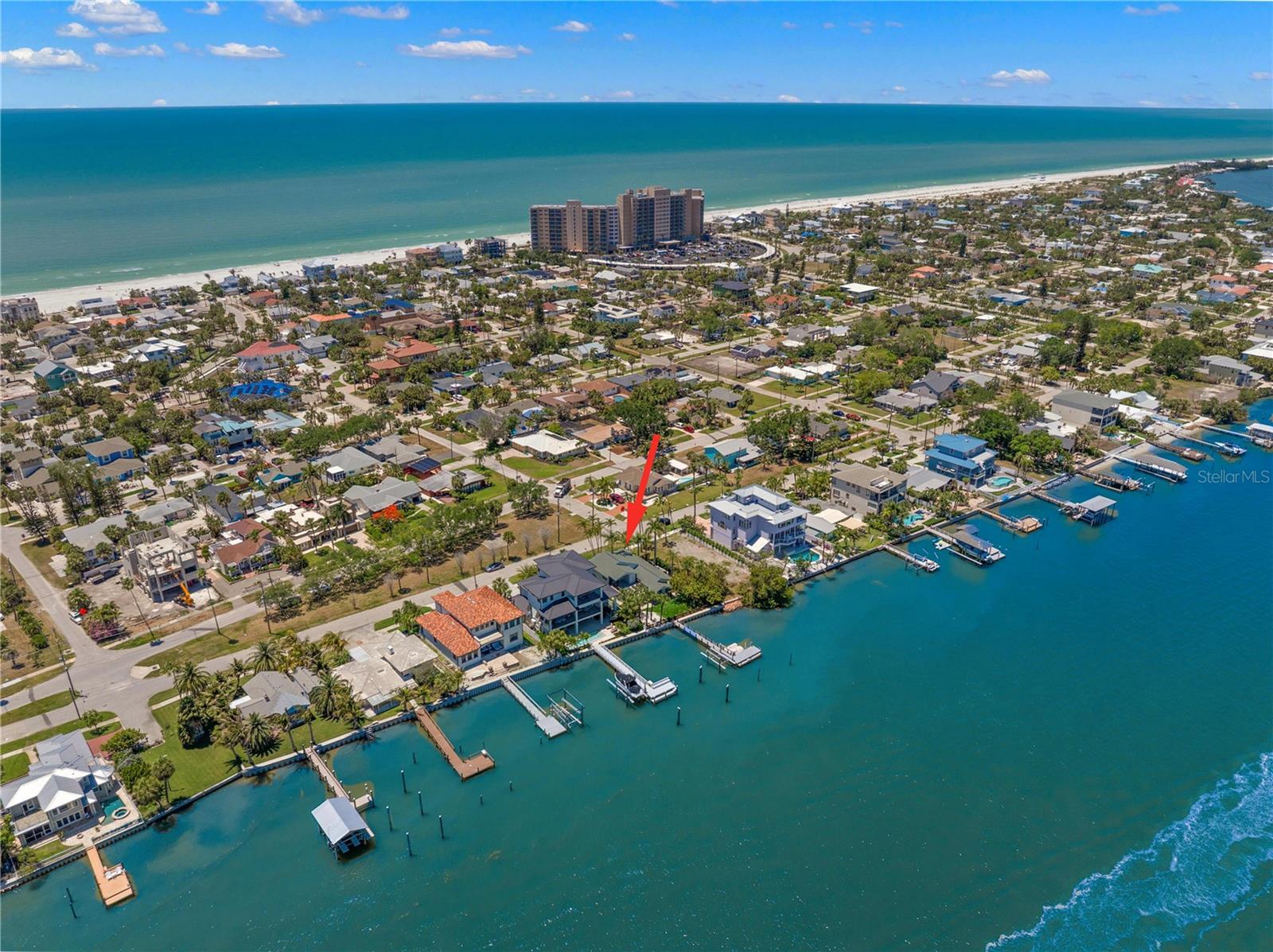 819 BAY ESPLANADE