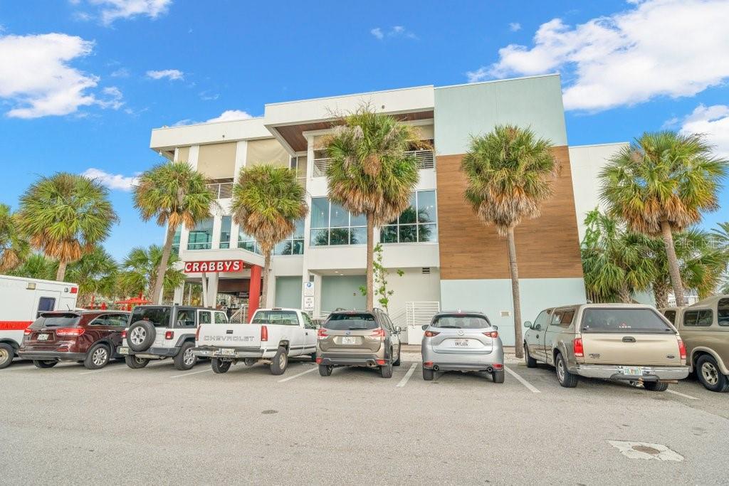819 BAY ESPLANADE