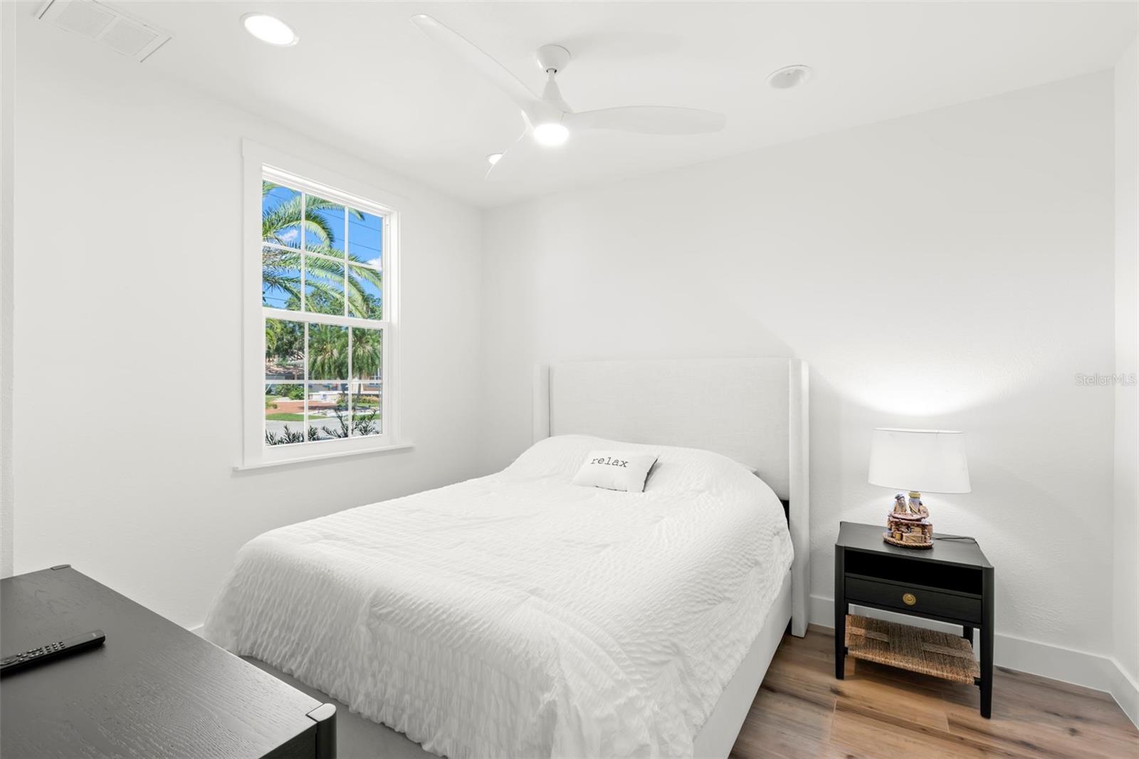 819 BAY ESPLANADE