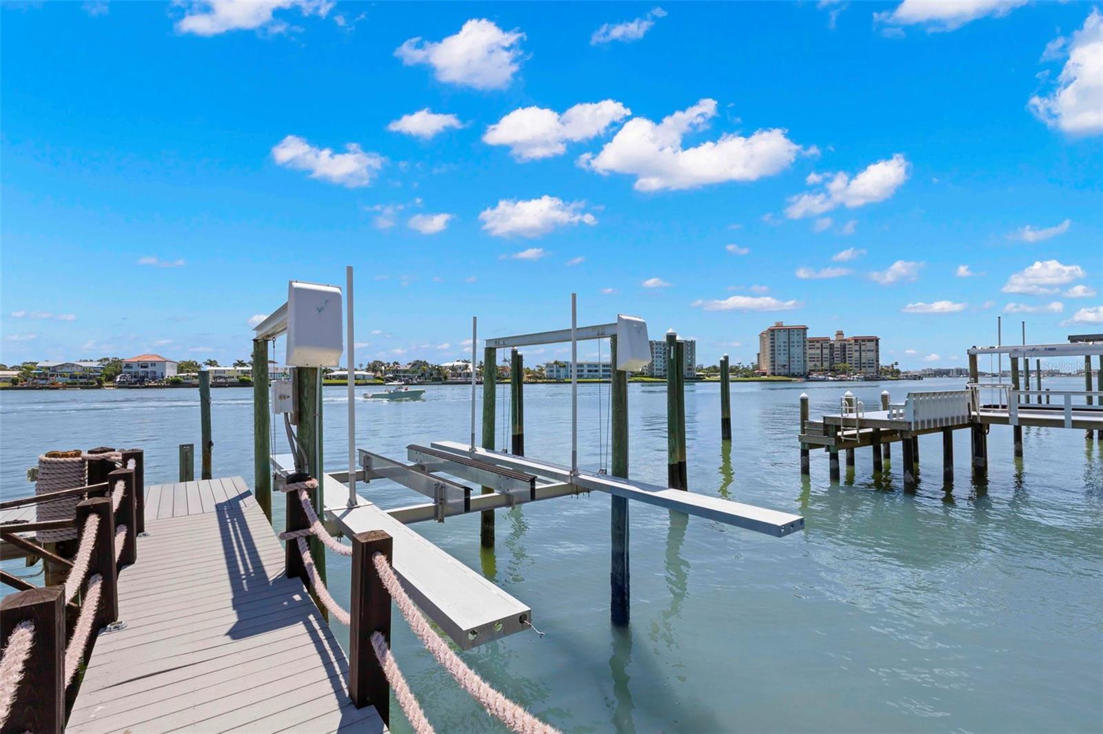 819 BAY ESPLANADE