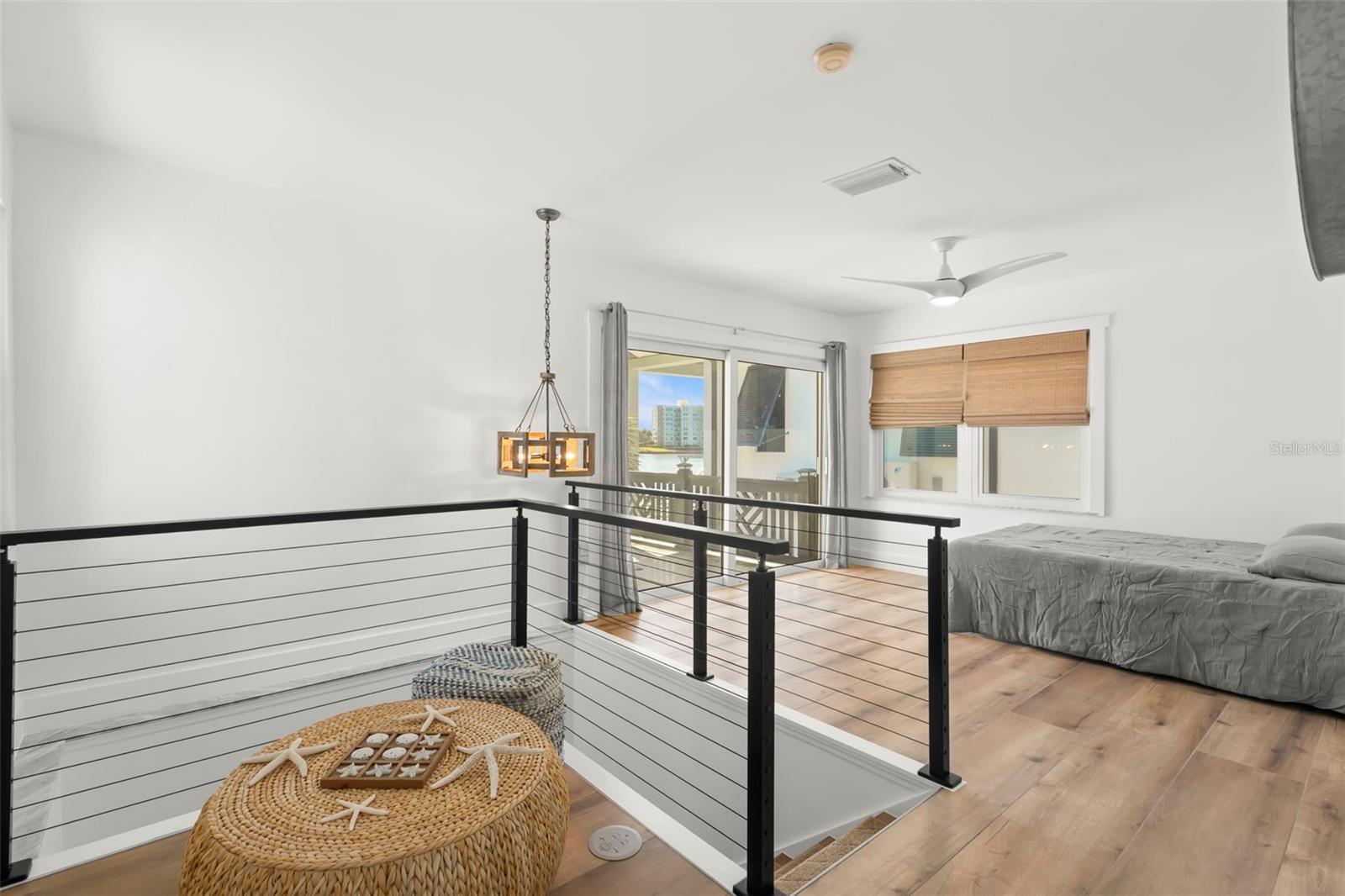 819 BAY ESPLANADE