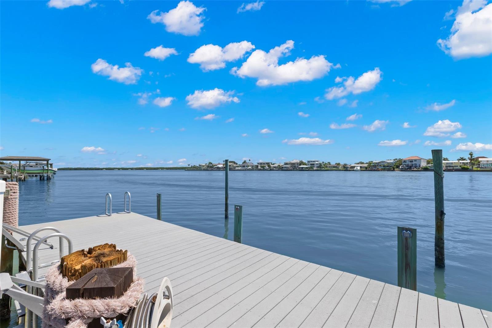 819 BAY ESPLANADE