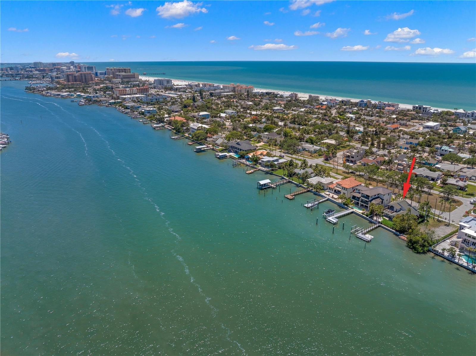 819 BAY ESPLANADE
