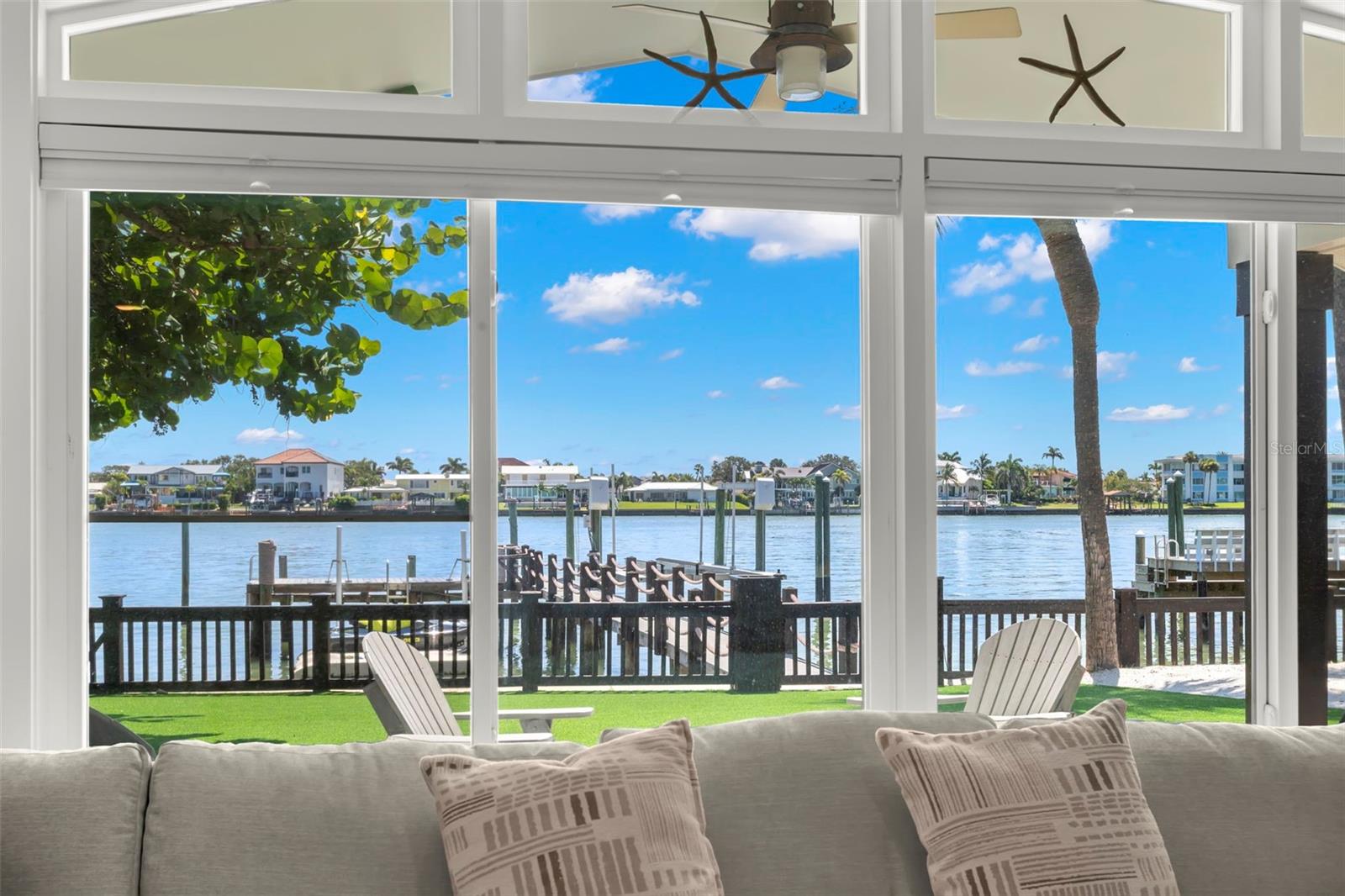 819 BAY ESPLANADE