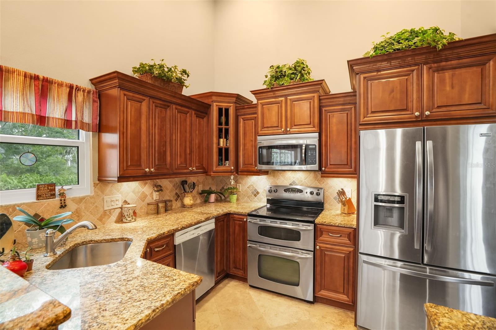 3050 OVERLOOK PL