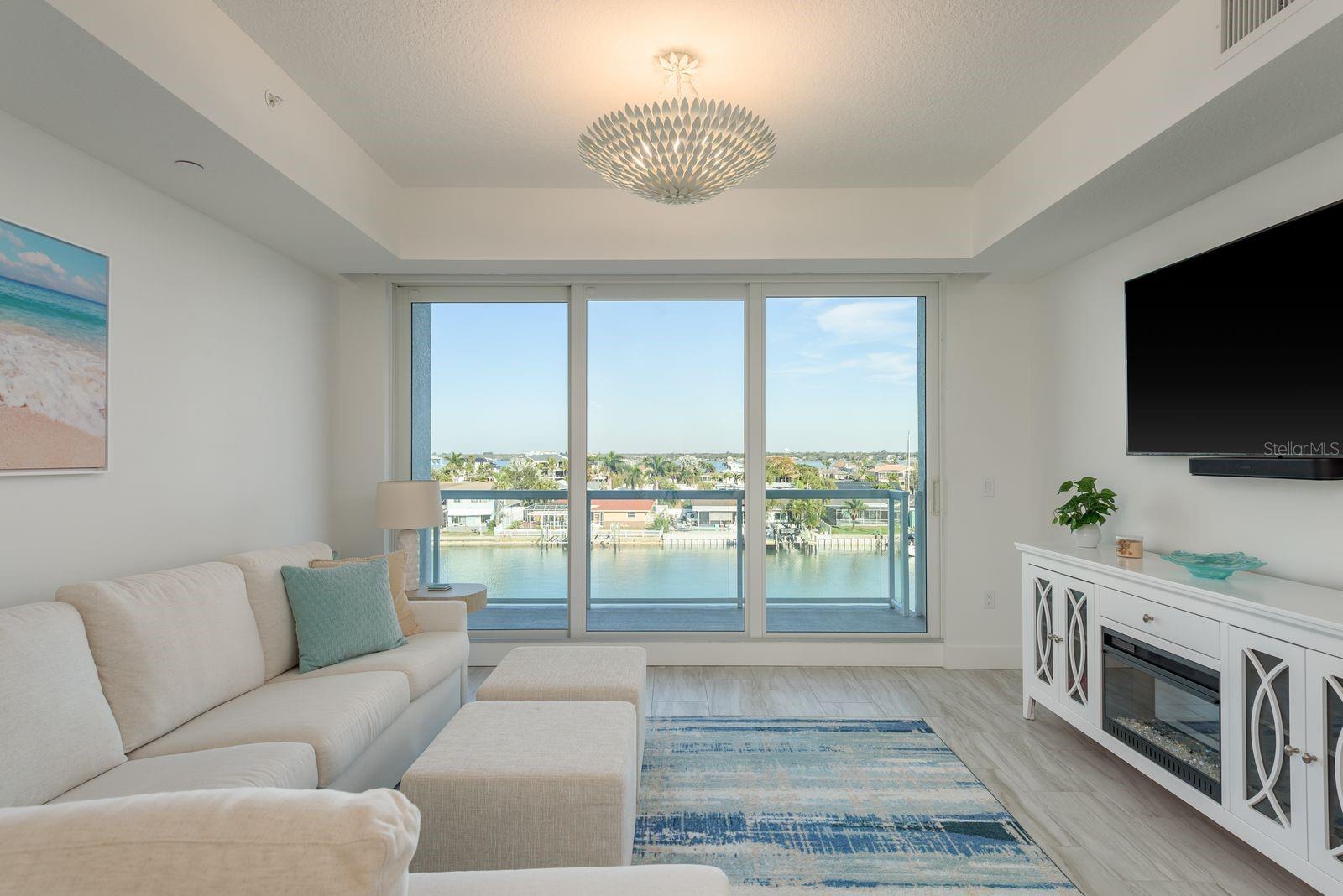 415 ISLAND WAY #402