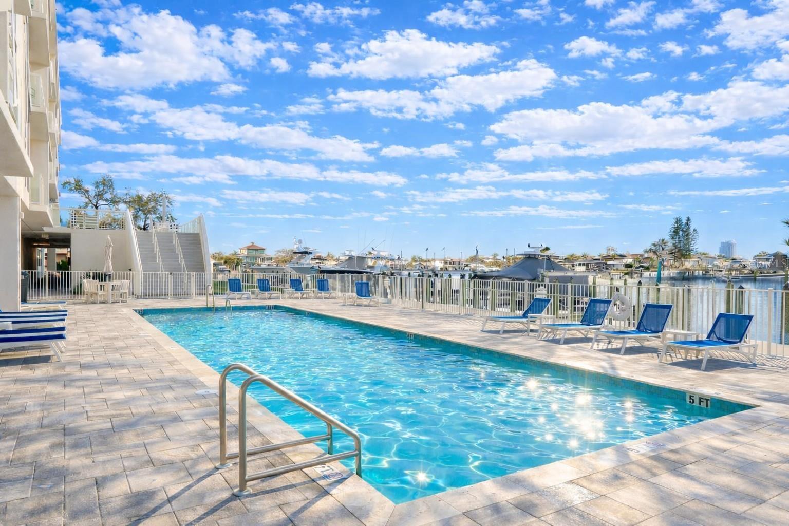 415 ISLAND WAY #402