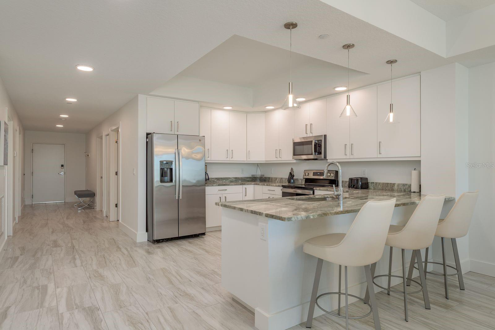415 ISLAND WAY #402