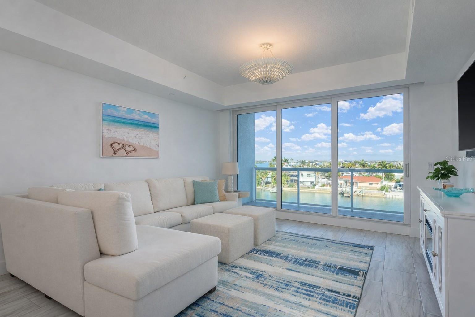 415 ISLAND WAY #402