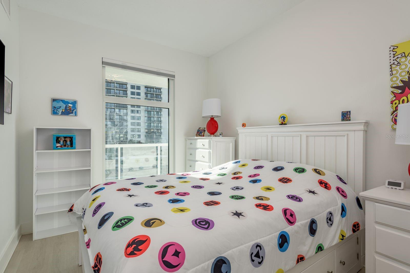 415 ISLAND WAY #402