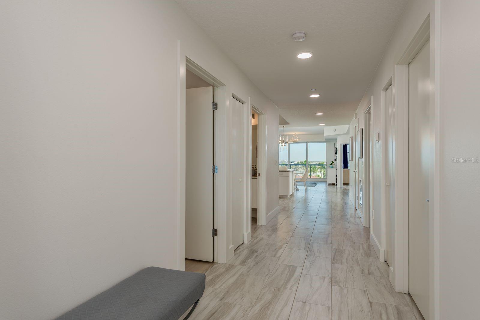 415 ISLAND WAY #402
