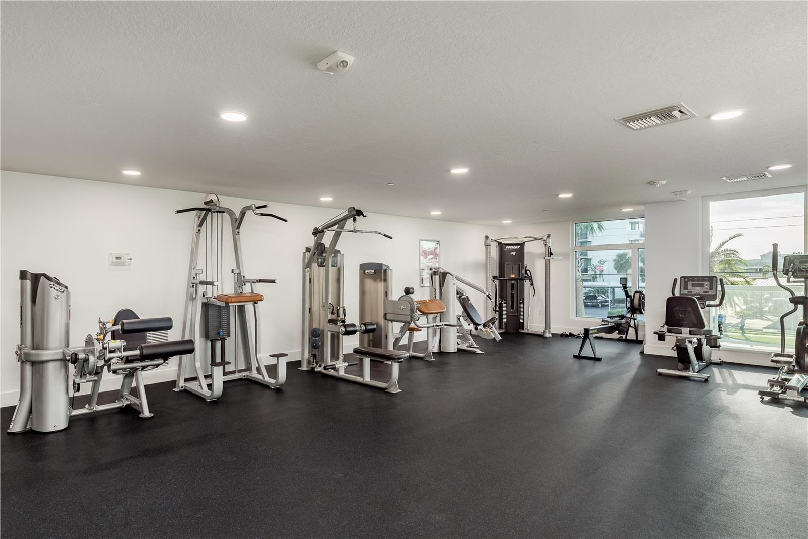 415 ISLAND WAY #402