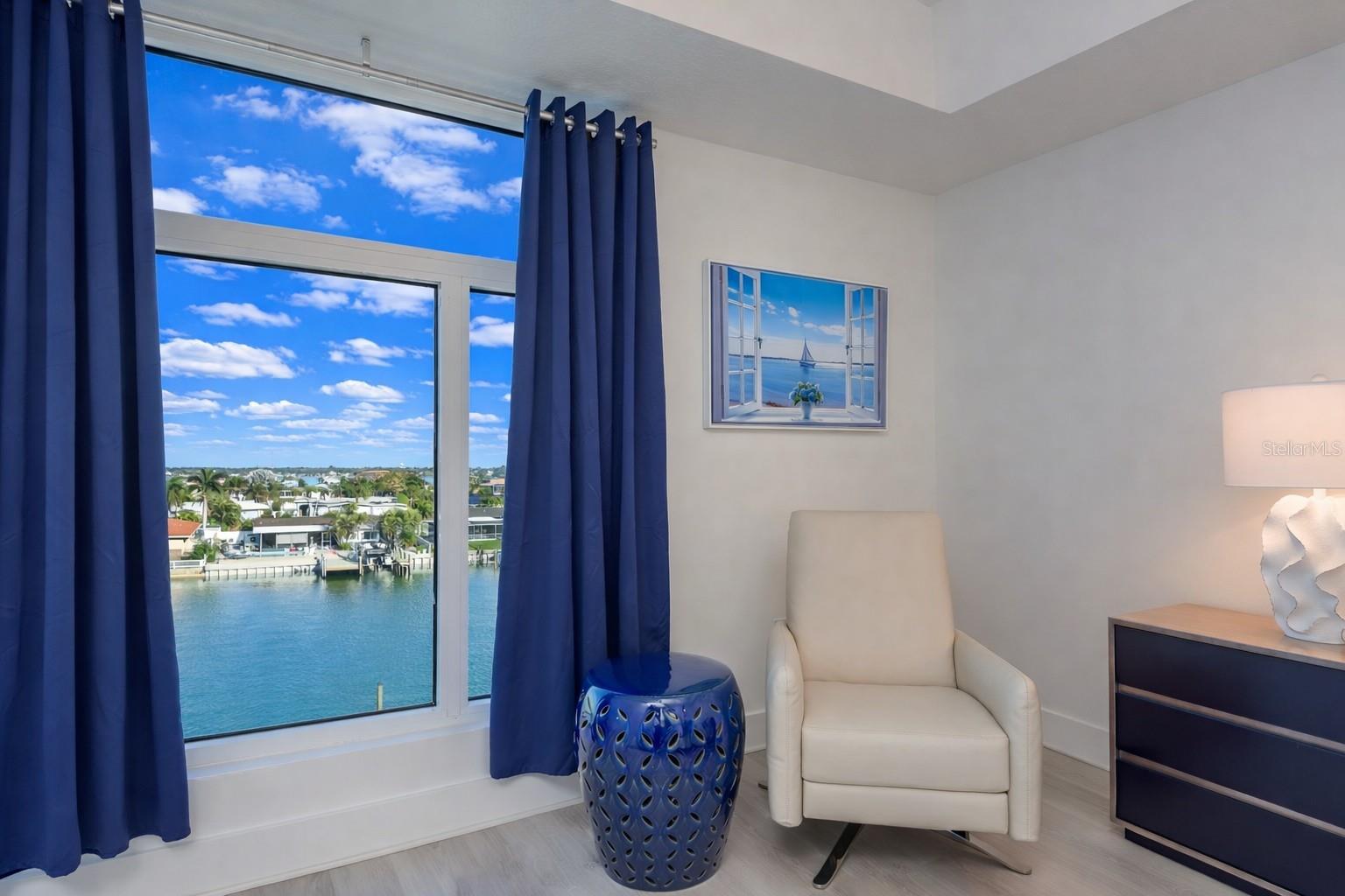 415 ISLAND WAY #402