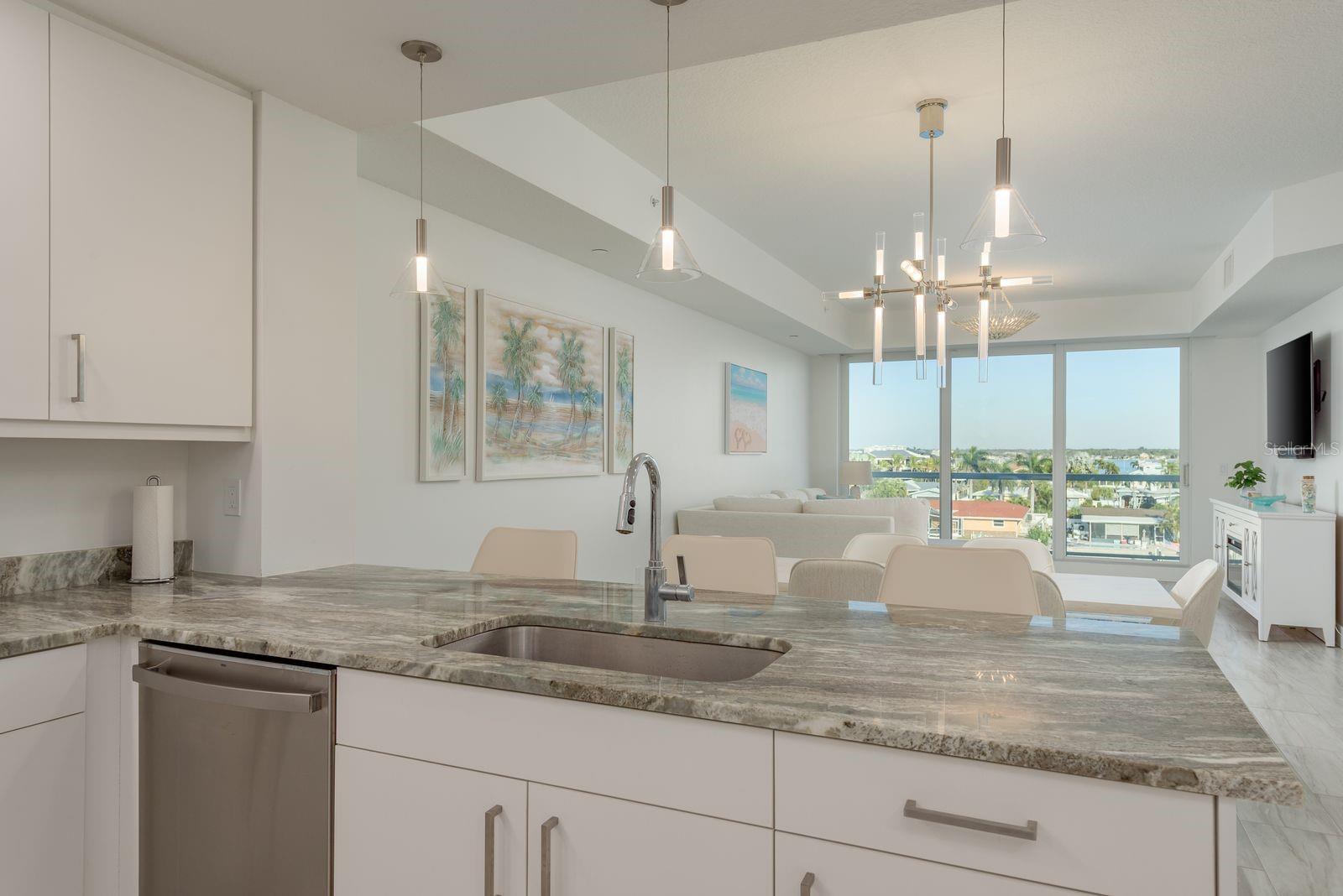 415 ISLAND WAY #402