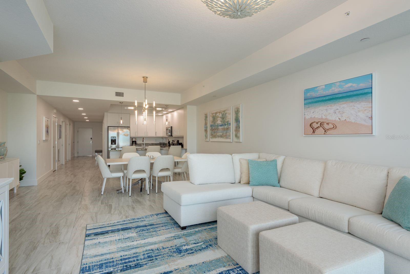 415 ISLAND WAY #402