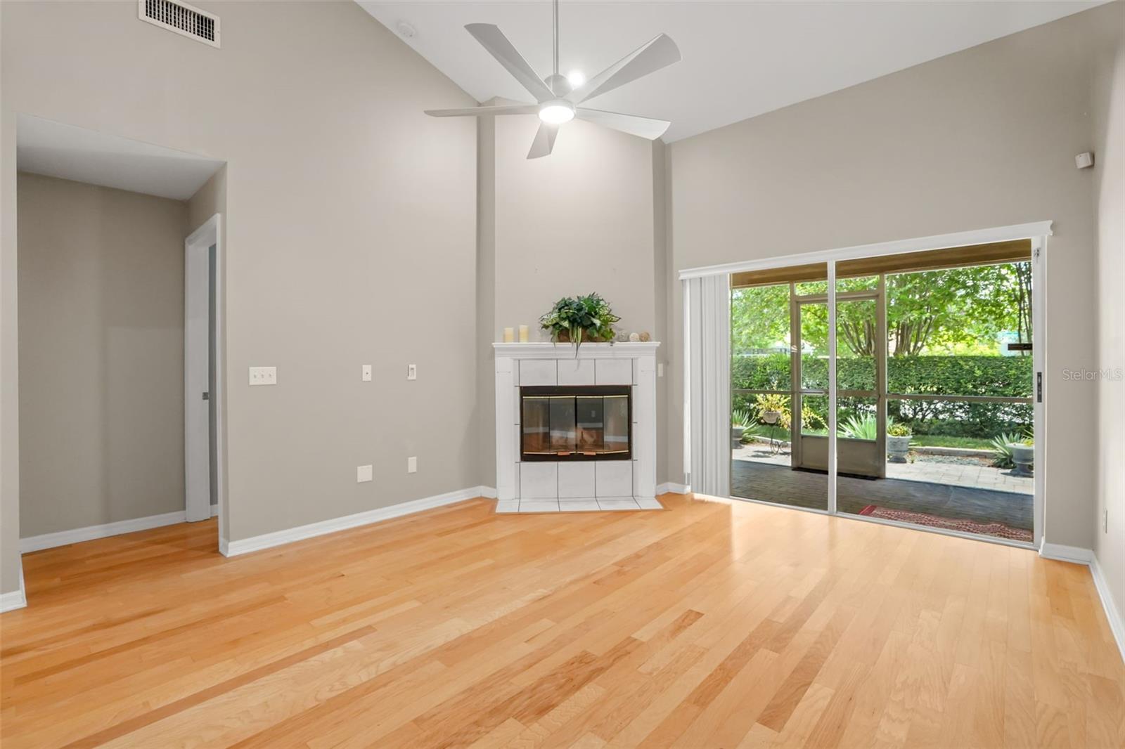1937 NORTHFORK CIR