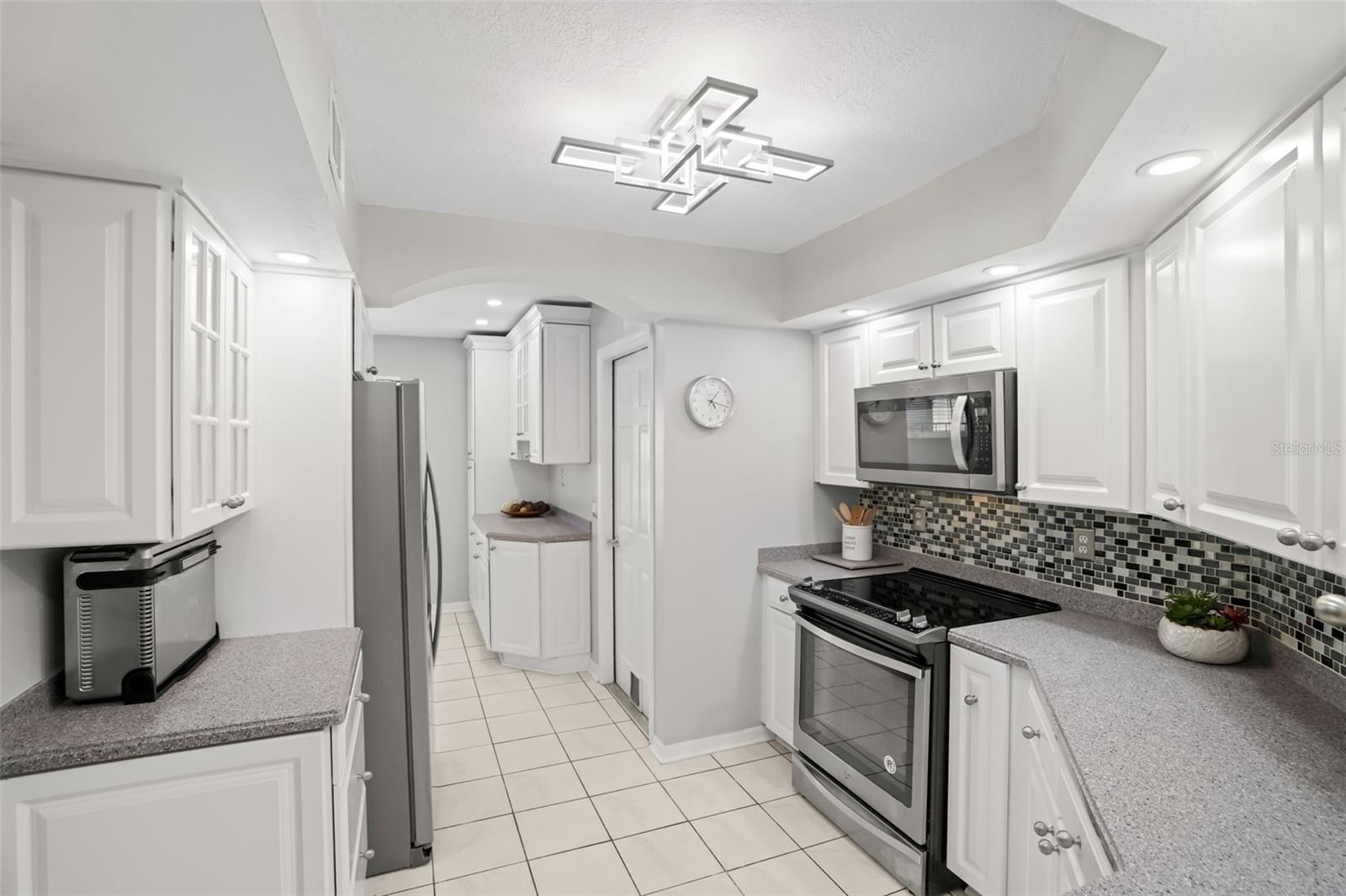 1937 NORTHFORK CIR