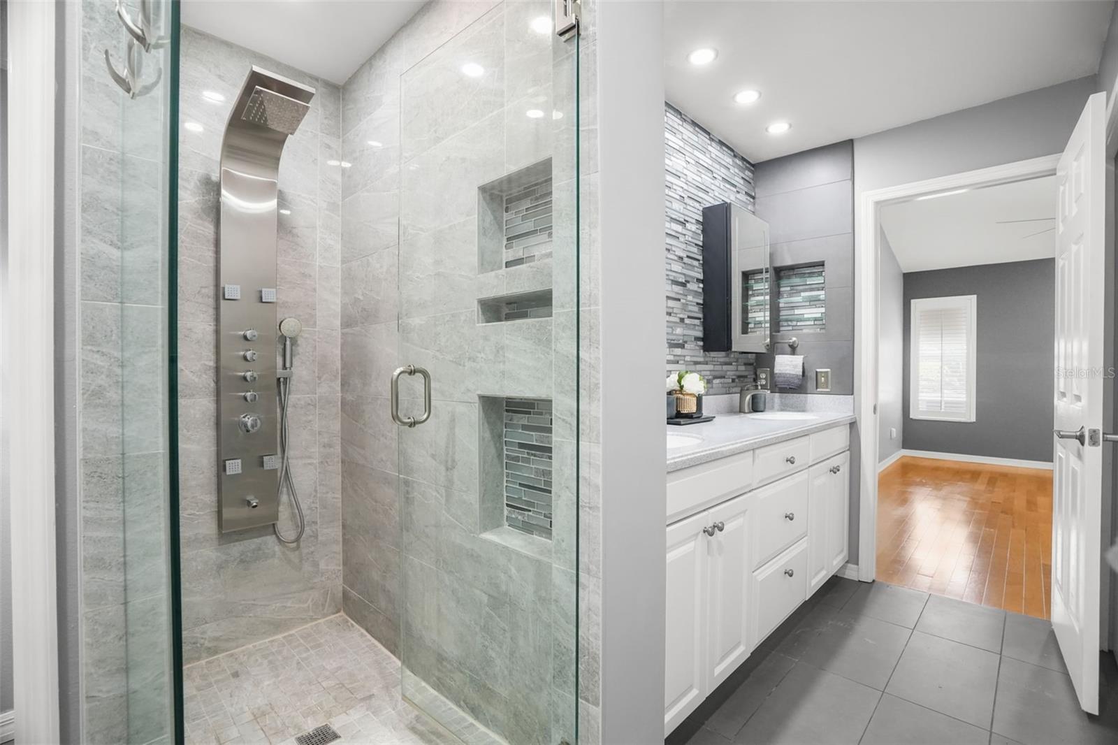 1937 NORTHFORK CIR