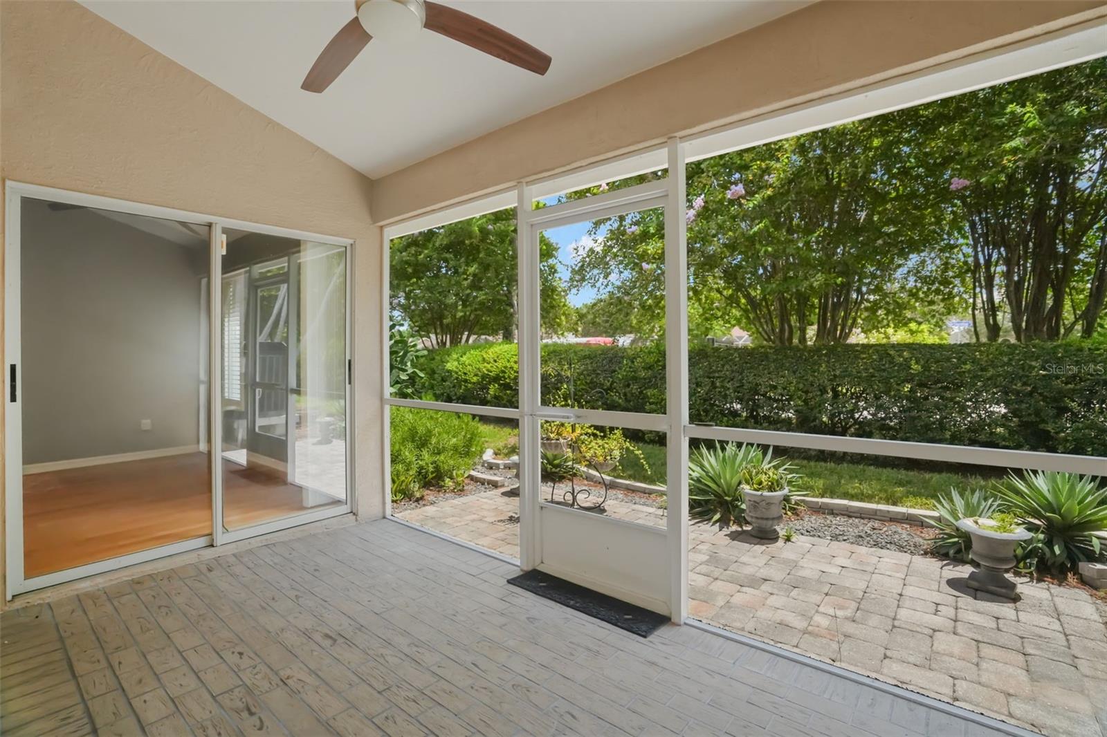 1937 NORTHFORK CIR