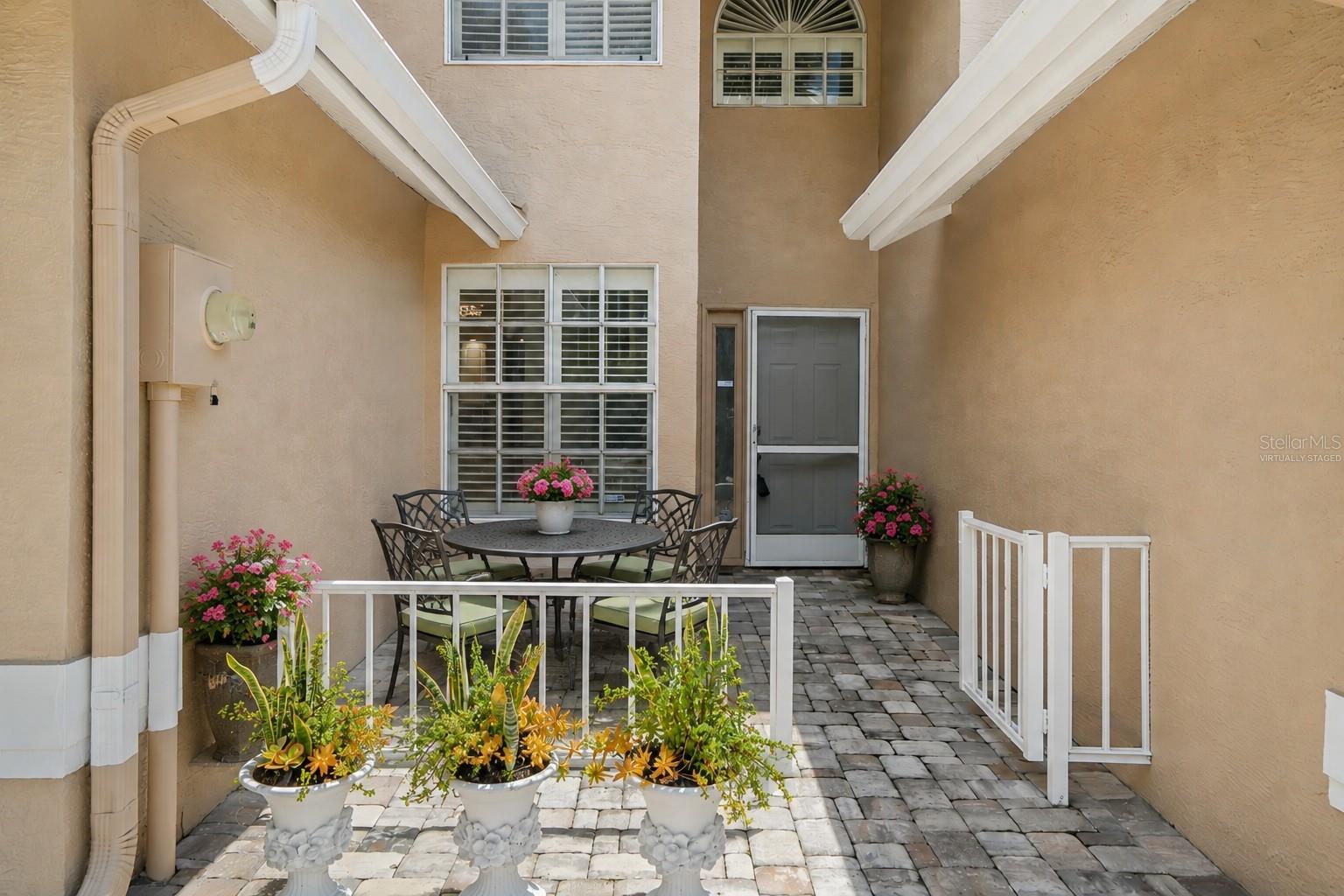 1937 NORTHFORK CIR