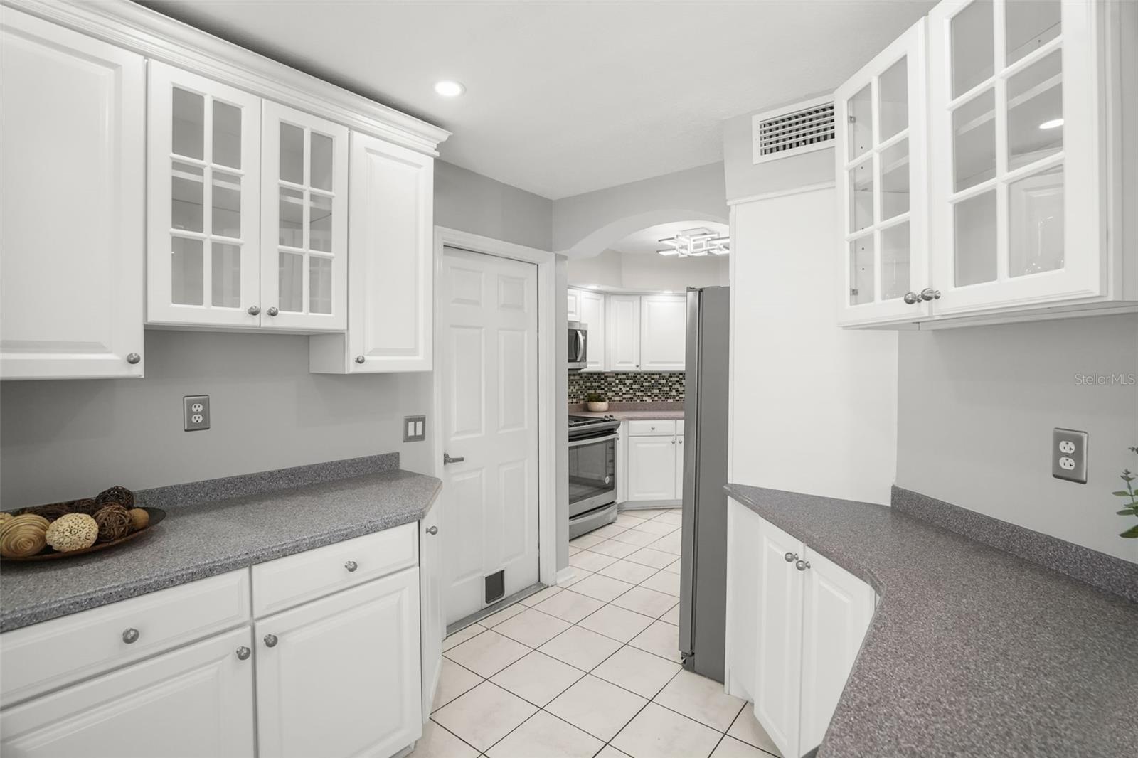 1937 NORTHFORK CIR