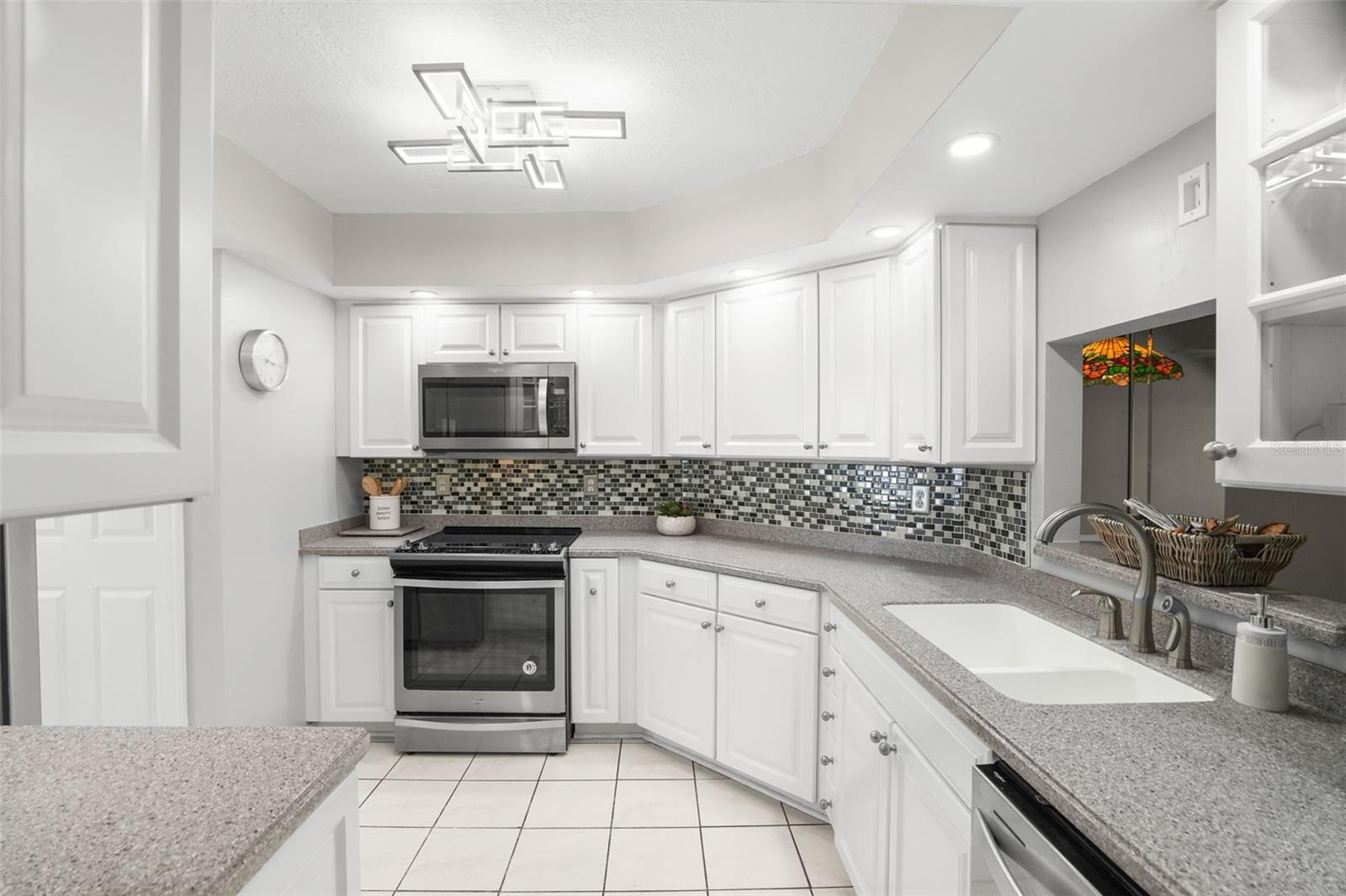 1937 NORTHFORK CIR