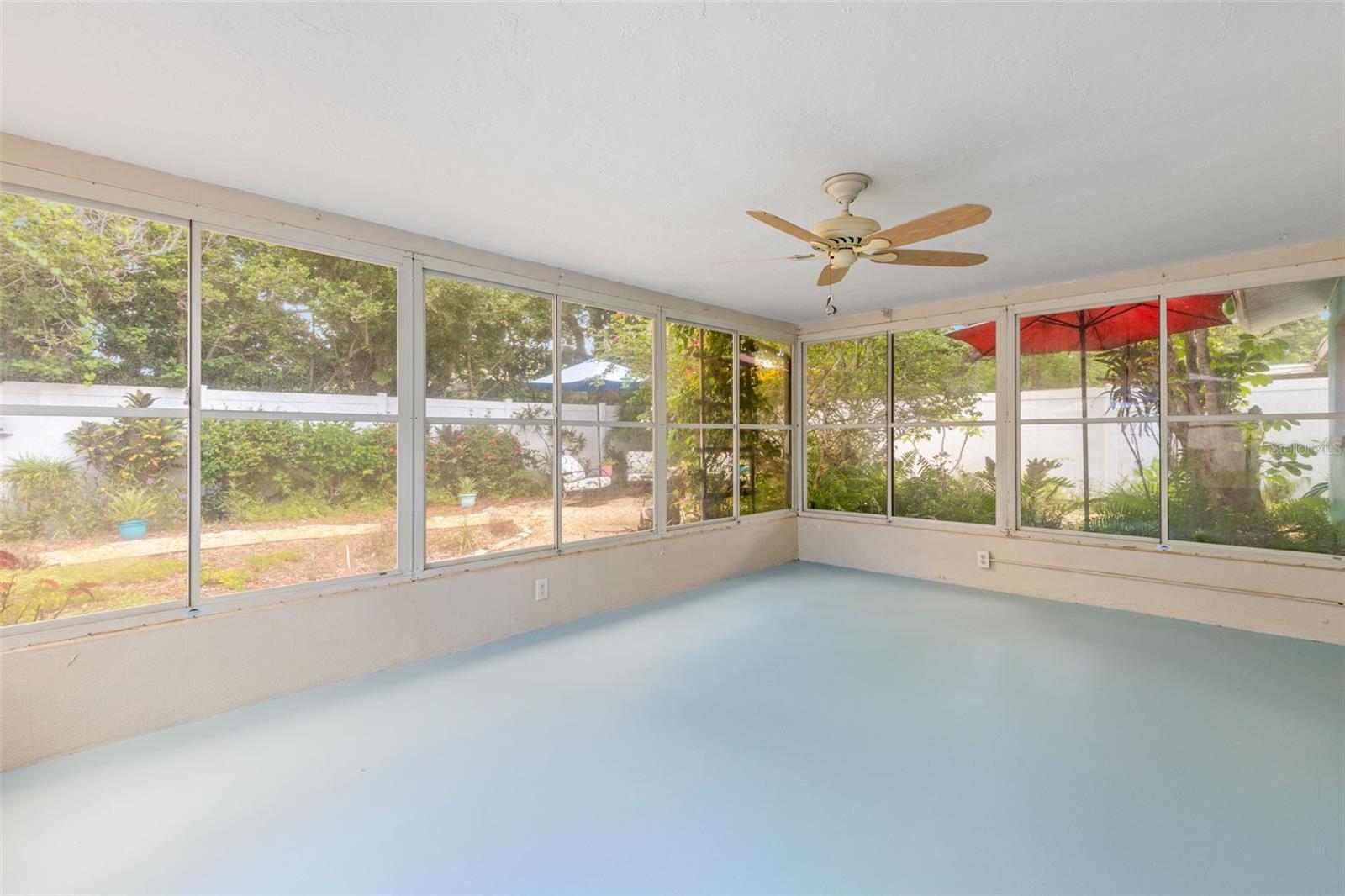 1530 SANDY LN