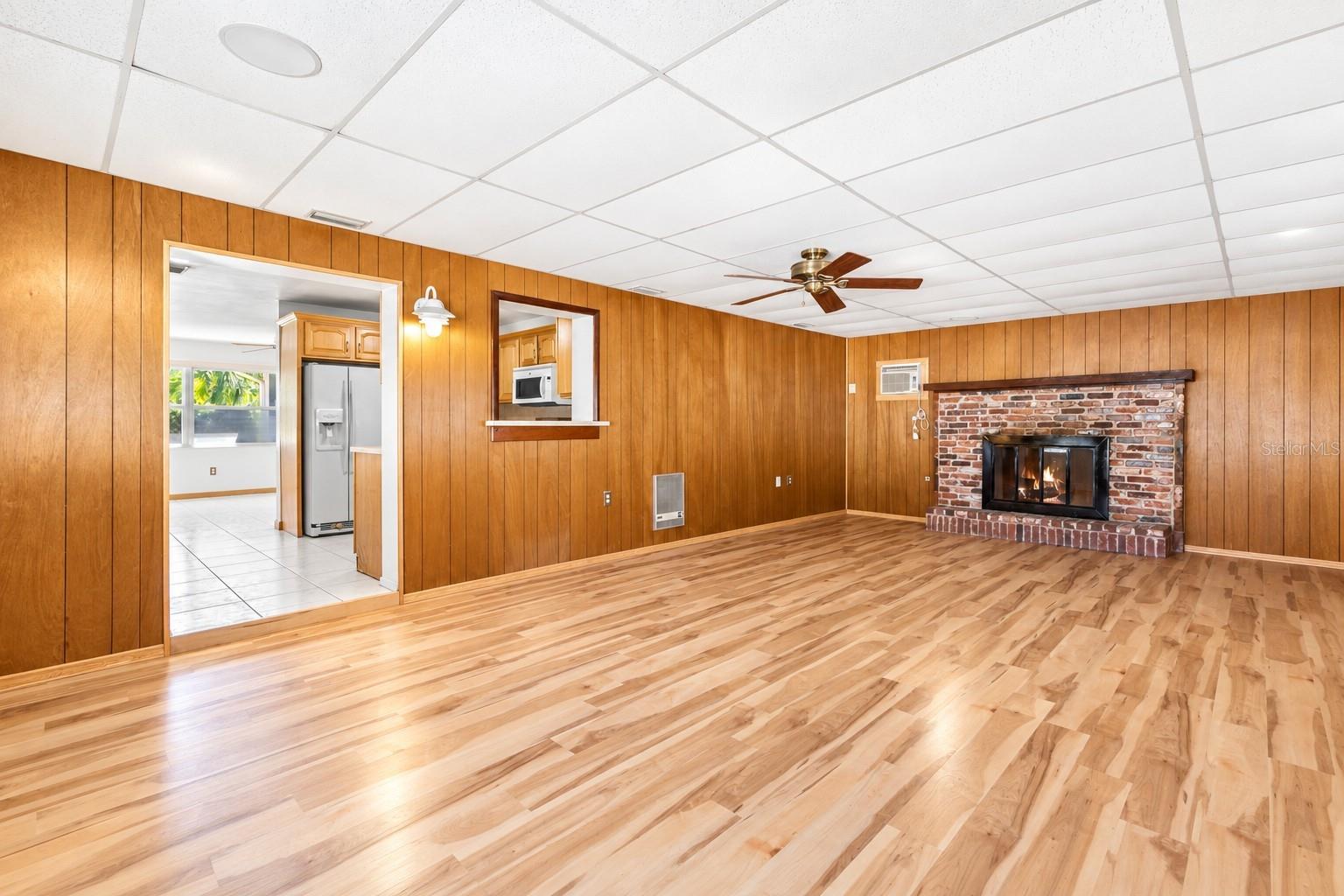 106 S FERNWOOD AVE