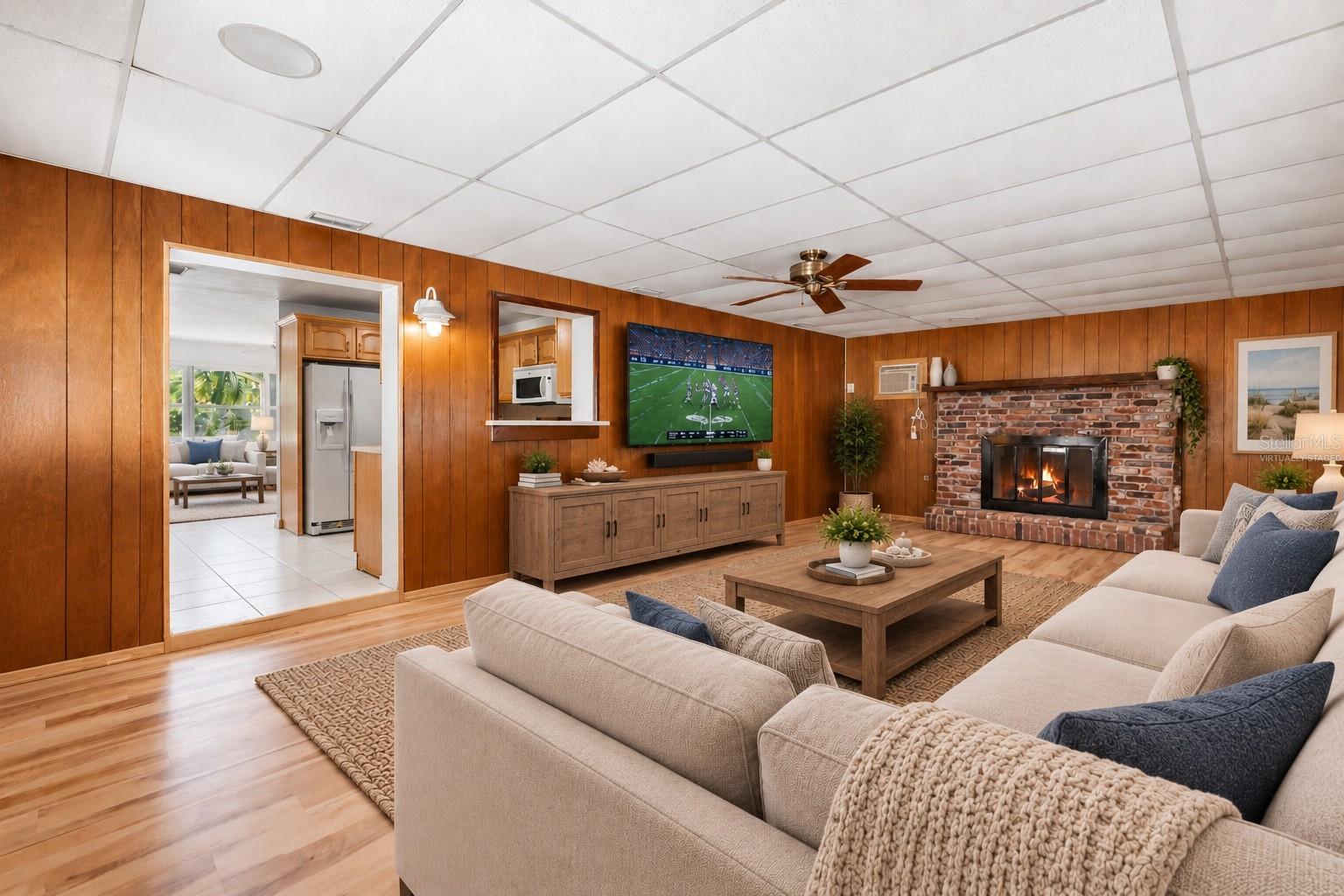 106 S FERNWOOD AVE