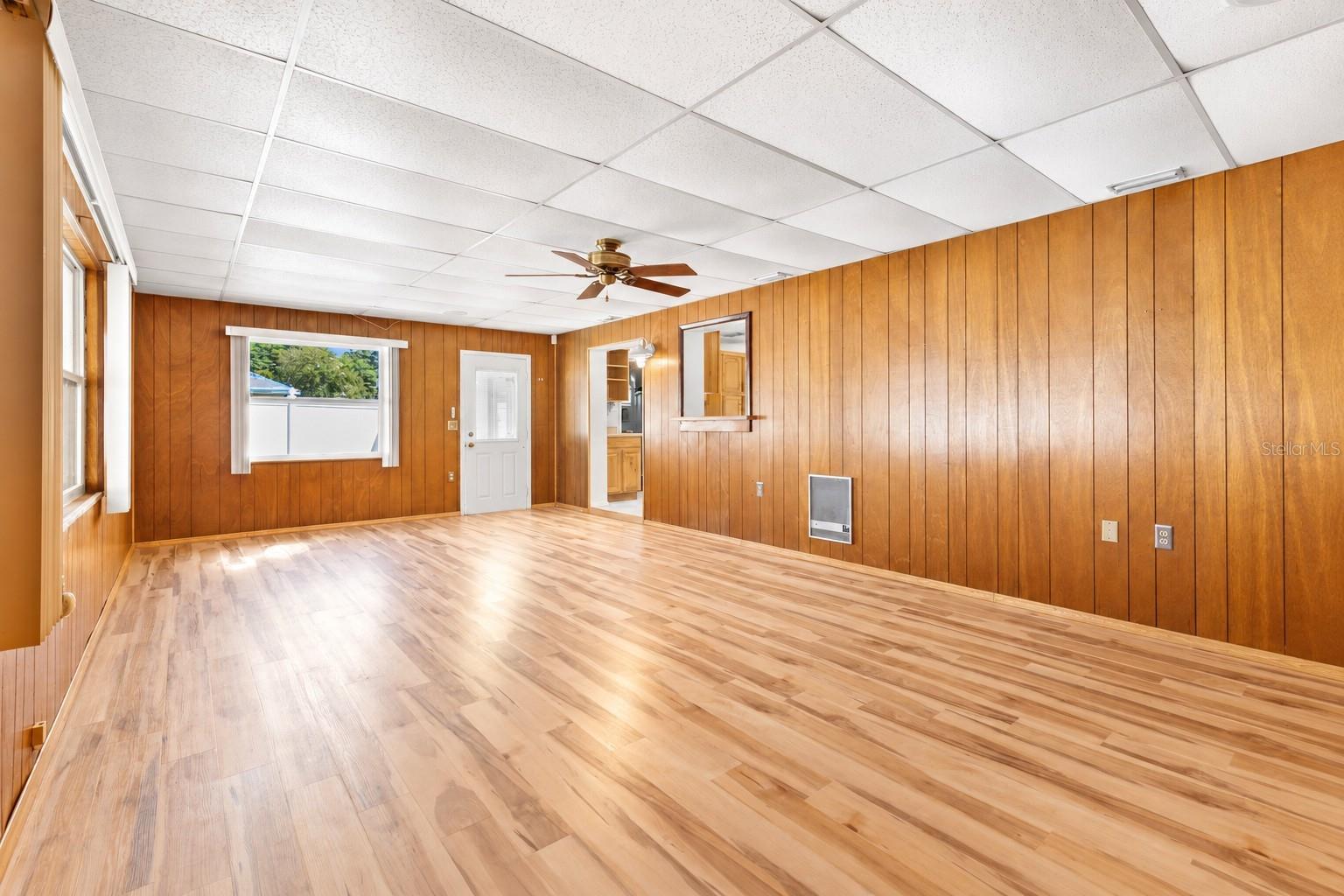 106 S FERNWOOD AVE