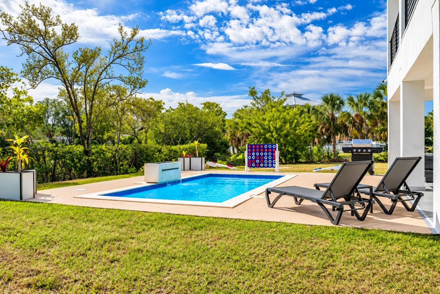 7609 DEEDRA CIR