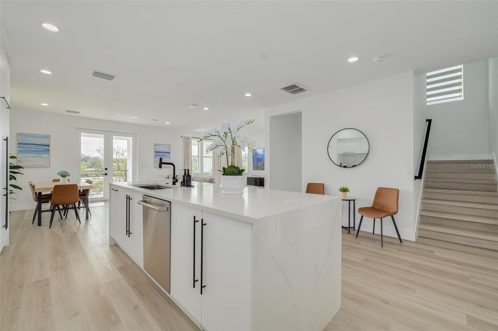 7609 DEEDRA CIR